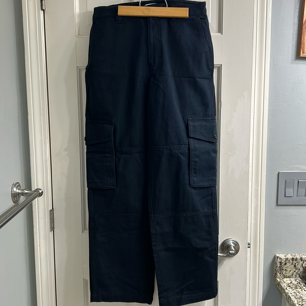 Women’s size 8 Tna Black Cargo Pants